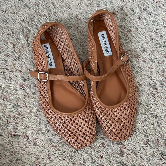 Steve Madden Women's Brown Woven Flats - Picture 1 of 4
